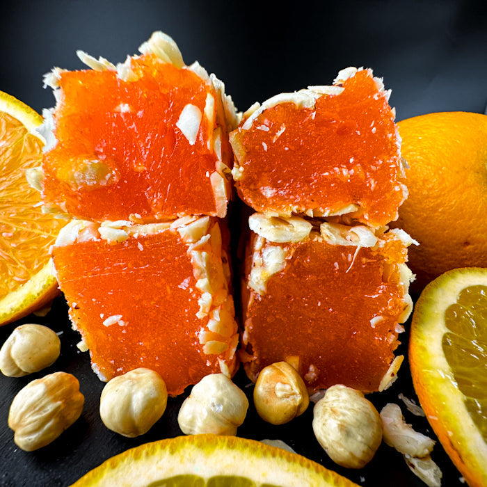 Apelsīnu lukums ar lazdu riekstiem