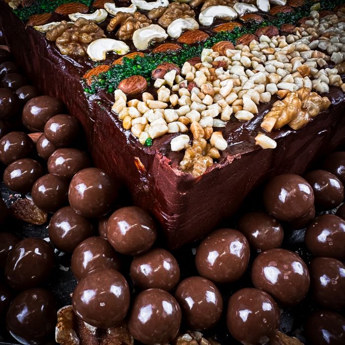 Šokolādes halva-šerbets ar riekstiem