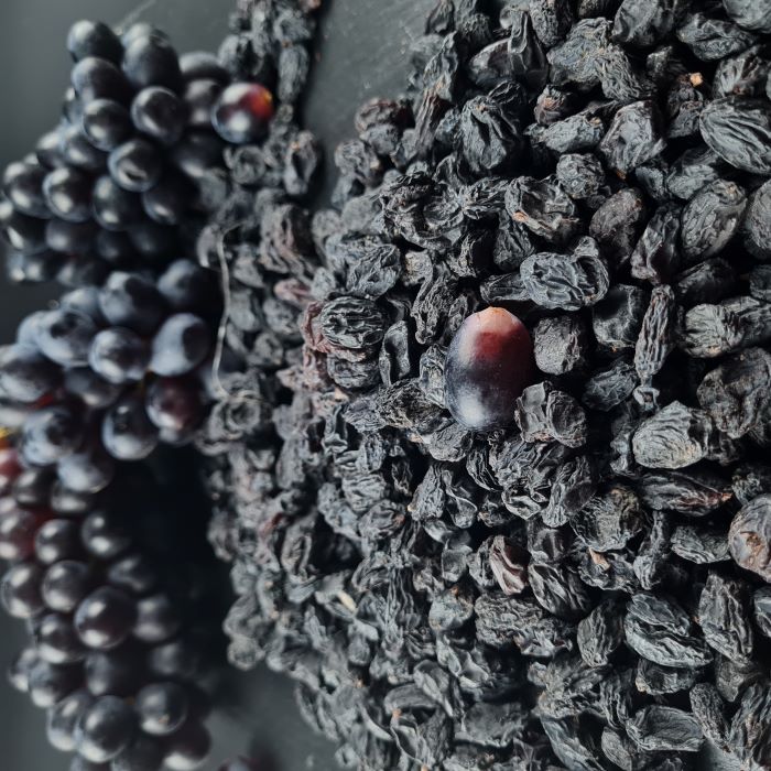 Tumšās karaliskās rozīnes