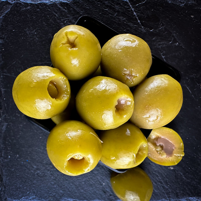 Zaļas olivas pilditas ar anšoviem bez kauliņiem