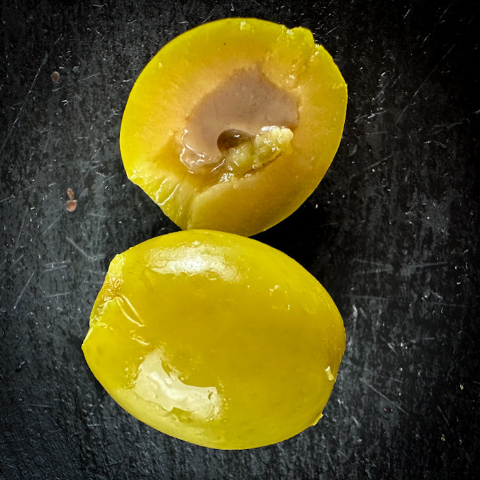 Zaļas olivas pilditas ar anšoviem bez kauliņiem